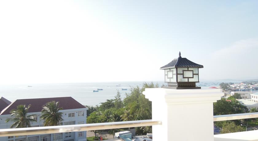 lighthouse2.jpg